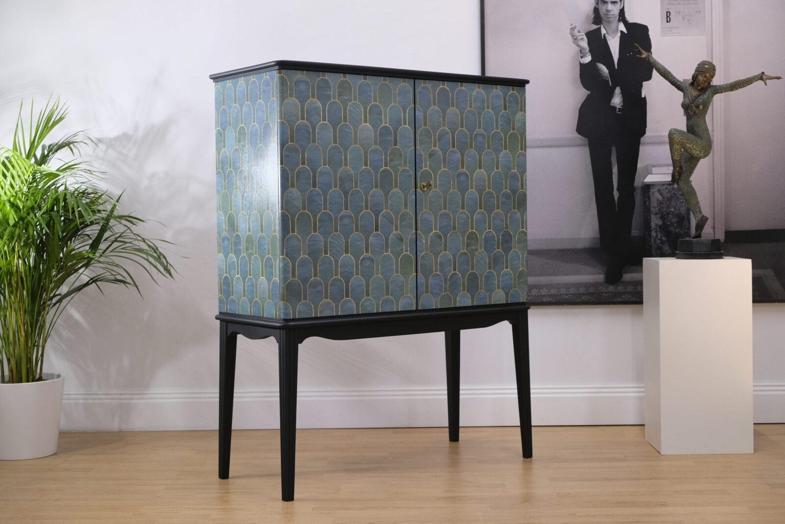 _DSF5271 SKÅP SWEDISH MODERN 1930-TAL - Säljes