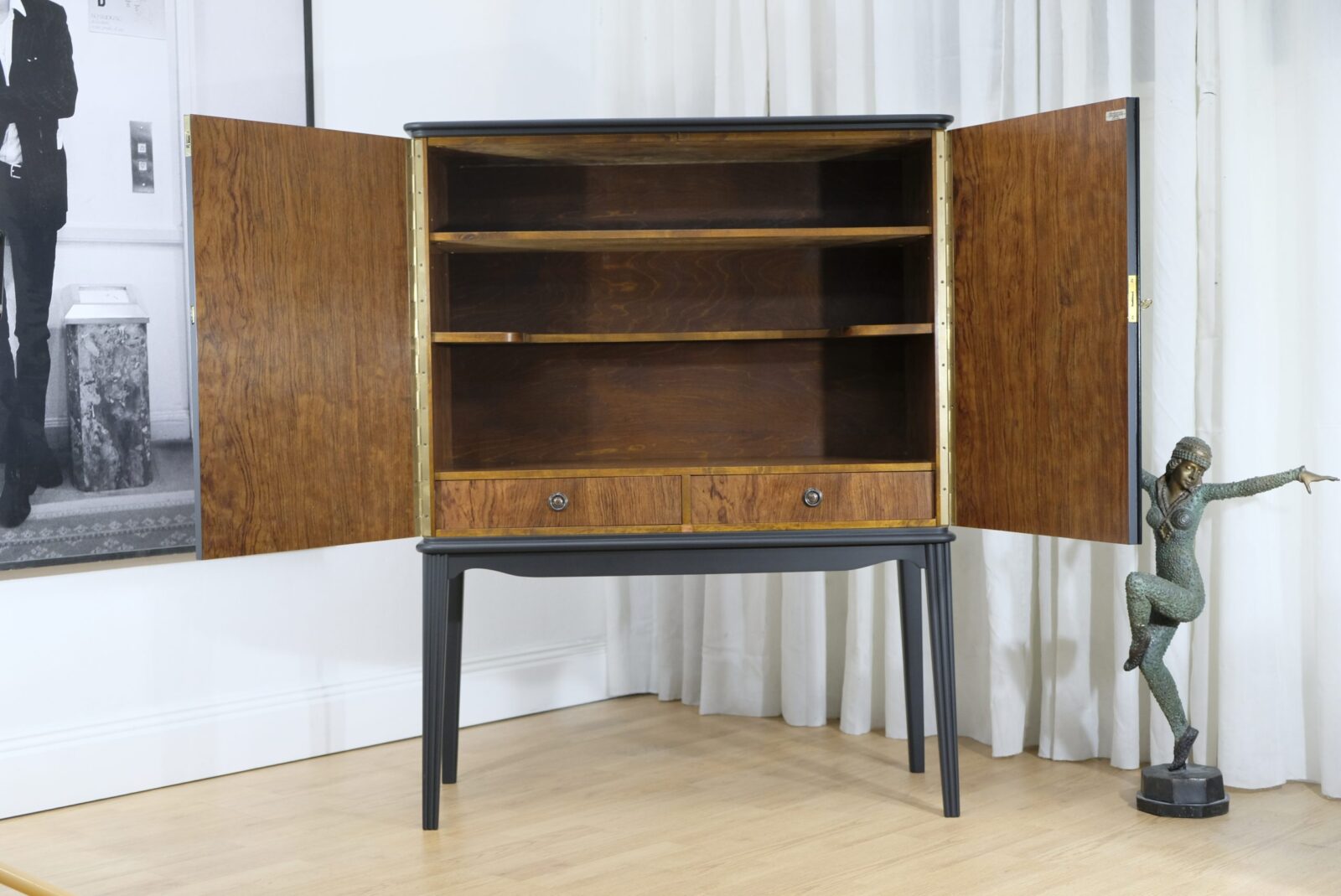 _DSF5290 SKÅP SWEDISH MODERN 1930-TAL - Säljes