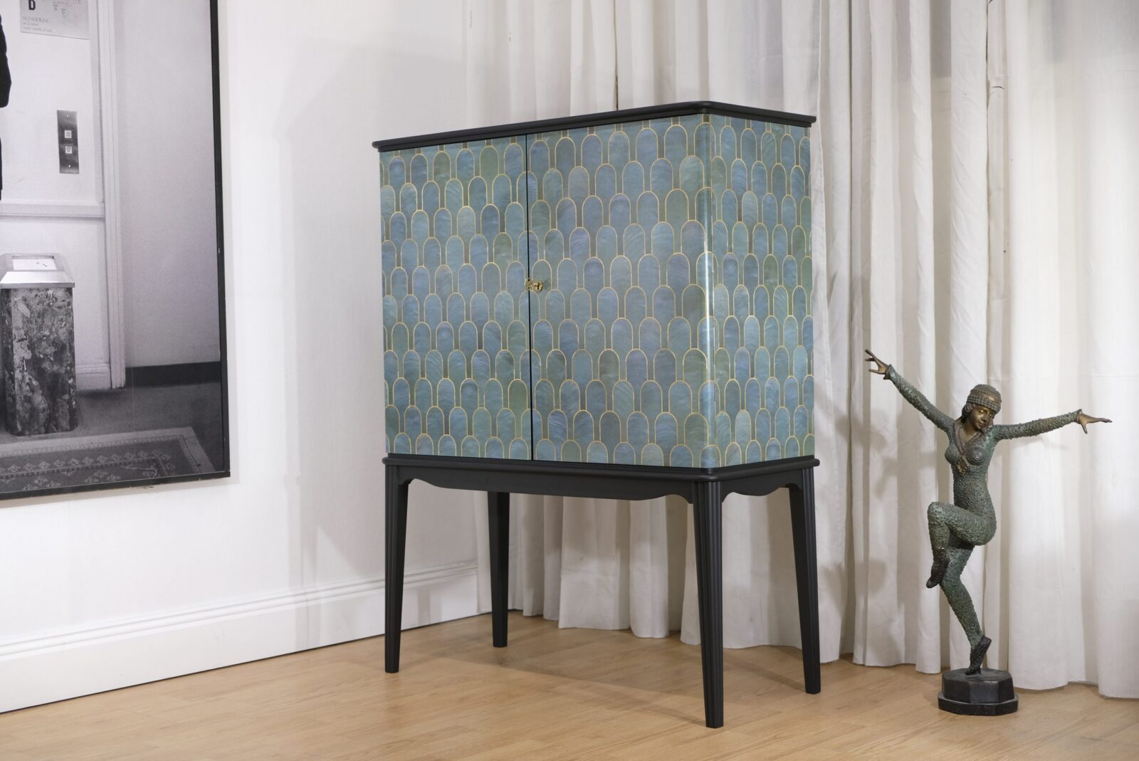 _DSF5293 SKÅP SWEDISH MODERN 1930-TAL - Säljes