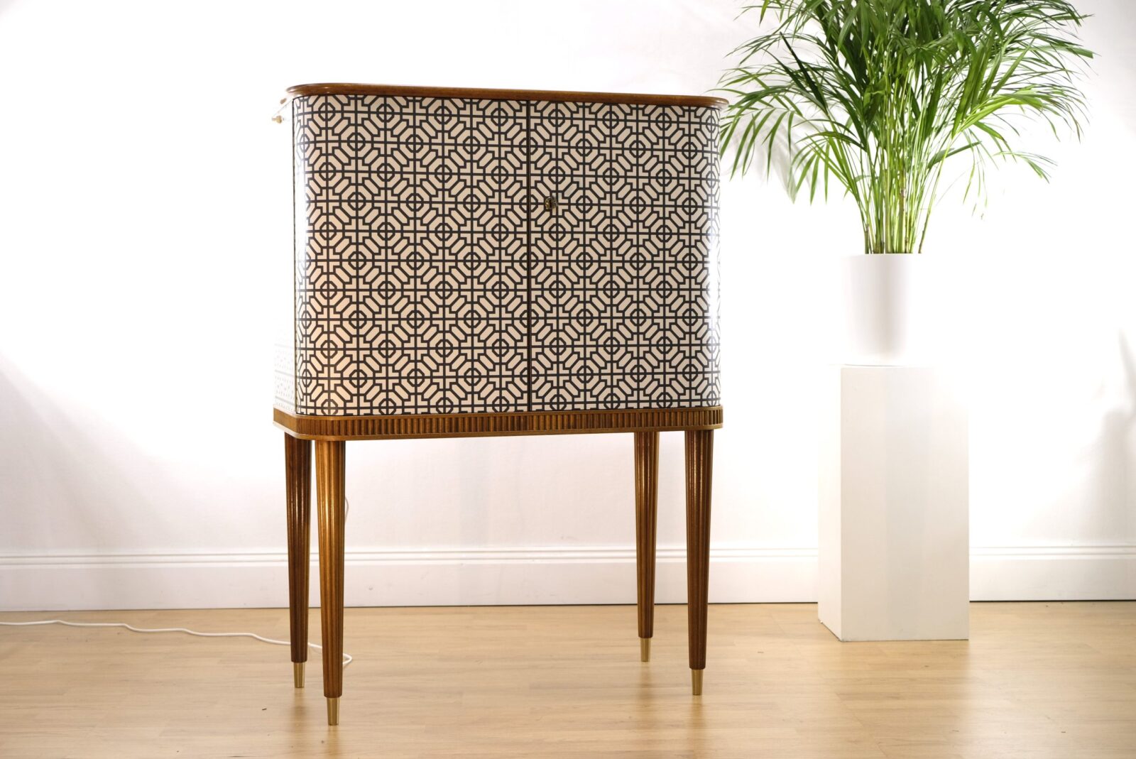 _DSF6064 Barskåp - Swedish Modern 1940-tal