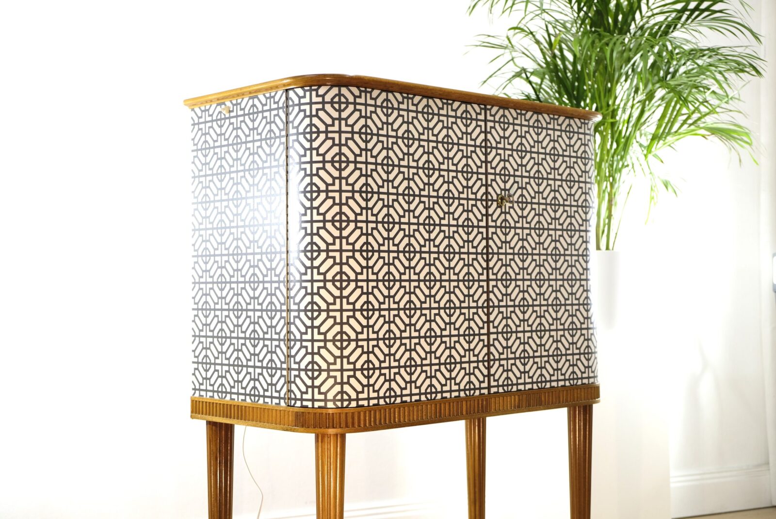 _DSF6066 Barskåp - Swedish Modern 1940-tal