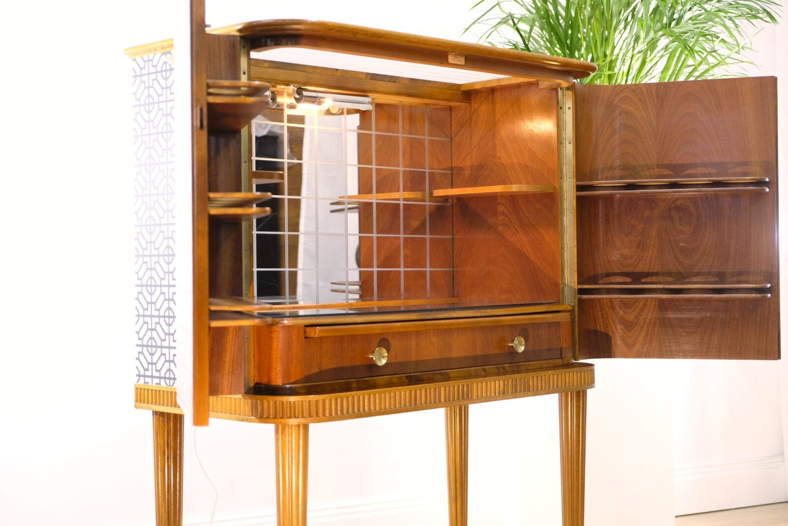 _DSF6067 Barskåp - Swedish Modern 1940-tal