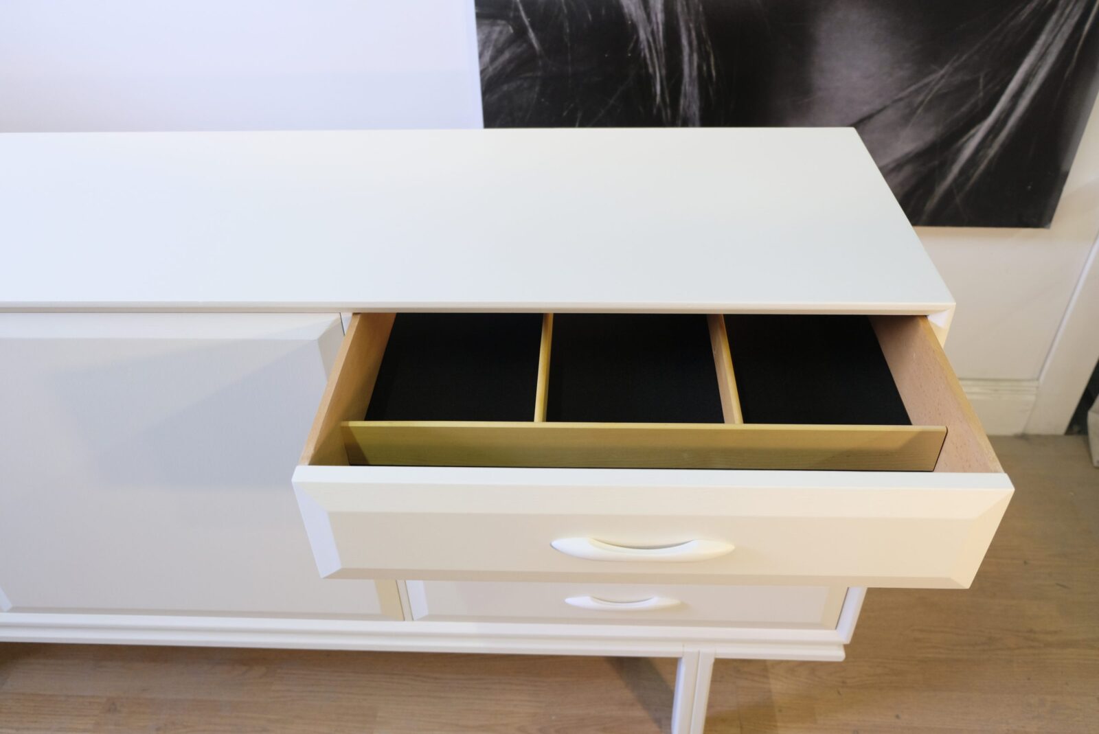 sideboard-5995.2 Sideboard 1960 Mint Condition - Pure White - Till Salu