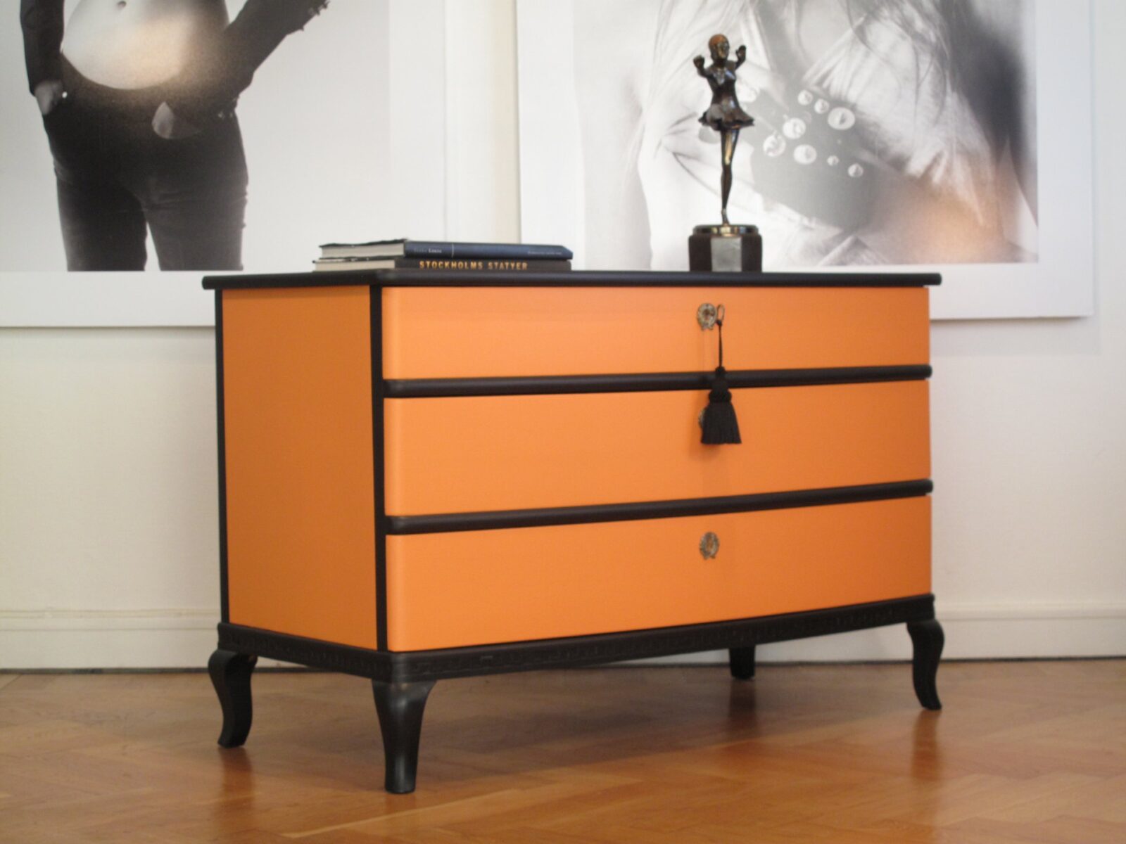 byra-206.2_f SÅLT - ART DECO - SVART & HERMÉS-ORANGE - LIKNANDE KAN BESTÄLLAS