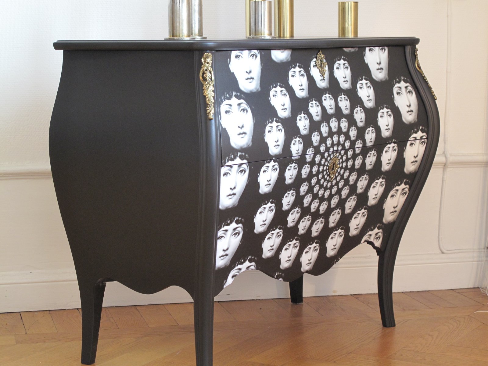 byra-325.3_f SÅLT - SVART ROKOKO - FORNASETTI BIG BANG - LIKNANDE KAN BESTÄLLAS