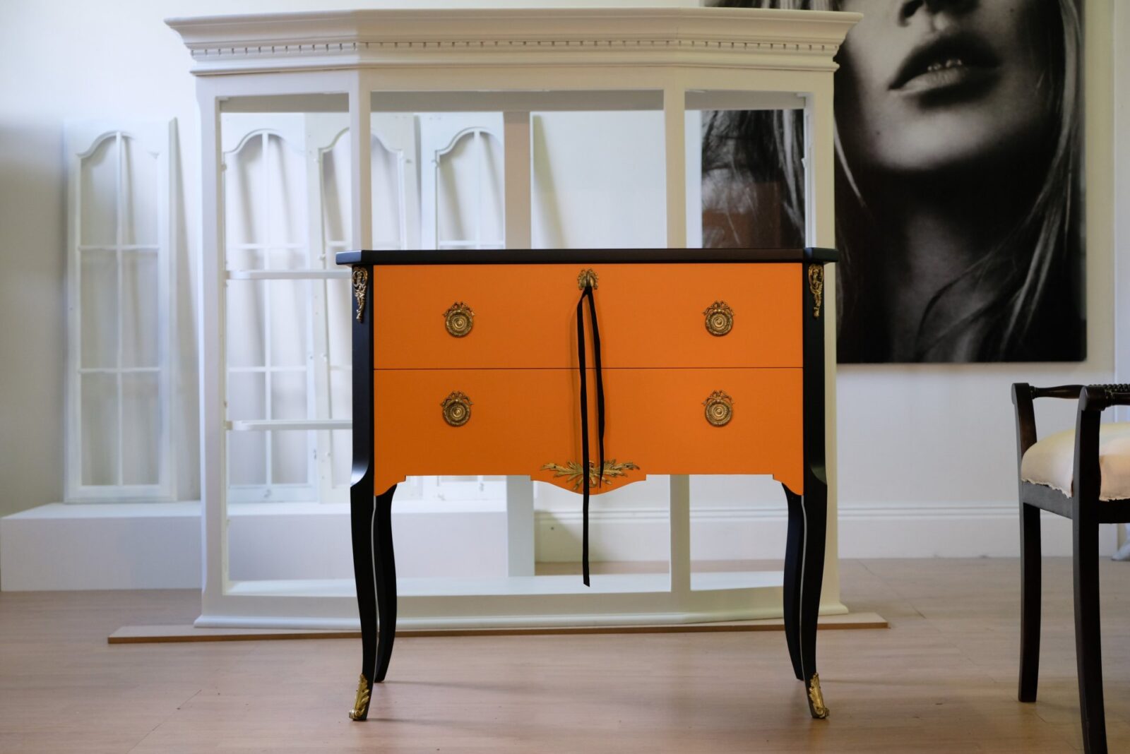 byra-700_f SÅLT - BYRÅ GUSTAVIANSK HERMES ORANGE - LIKADAN KAN BESTÄLLAS