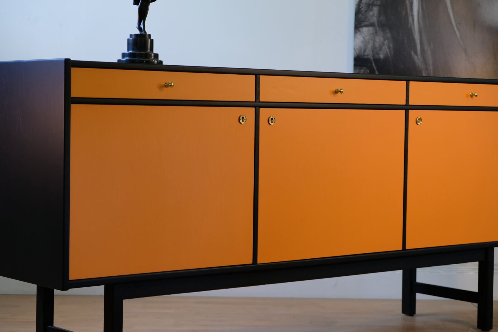 SÅLD - SIDEBOARD - CA 1960 - HERMÉS - LIKNANDE KAN BESTÄLLAS
