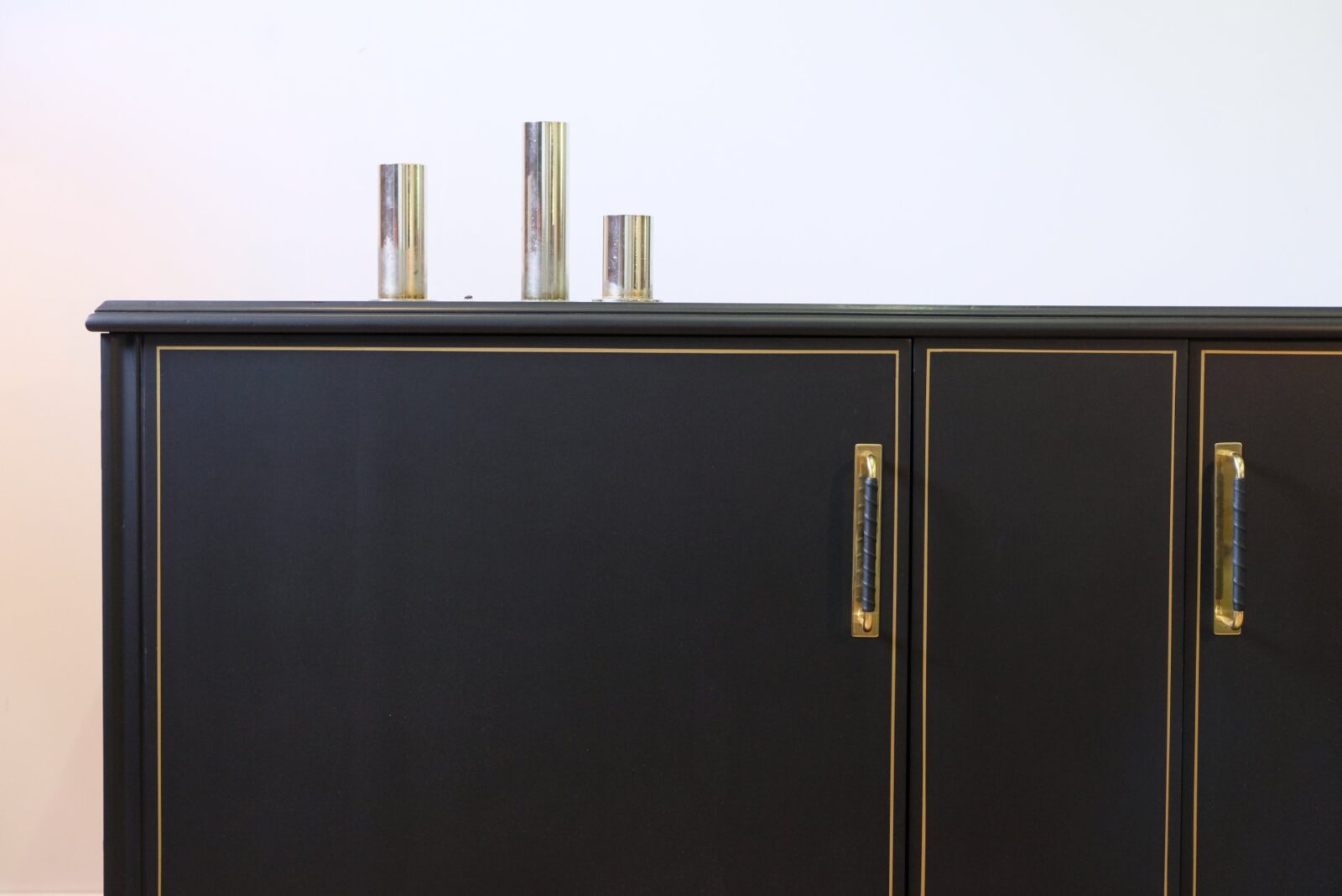 sideboard-594.1_f Sideboard antikt - ca 1930 - Matt svart/ guldramar - Liknande kan beställas