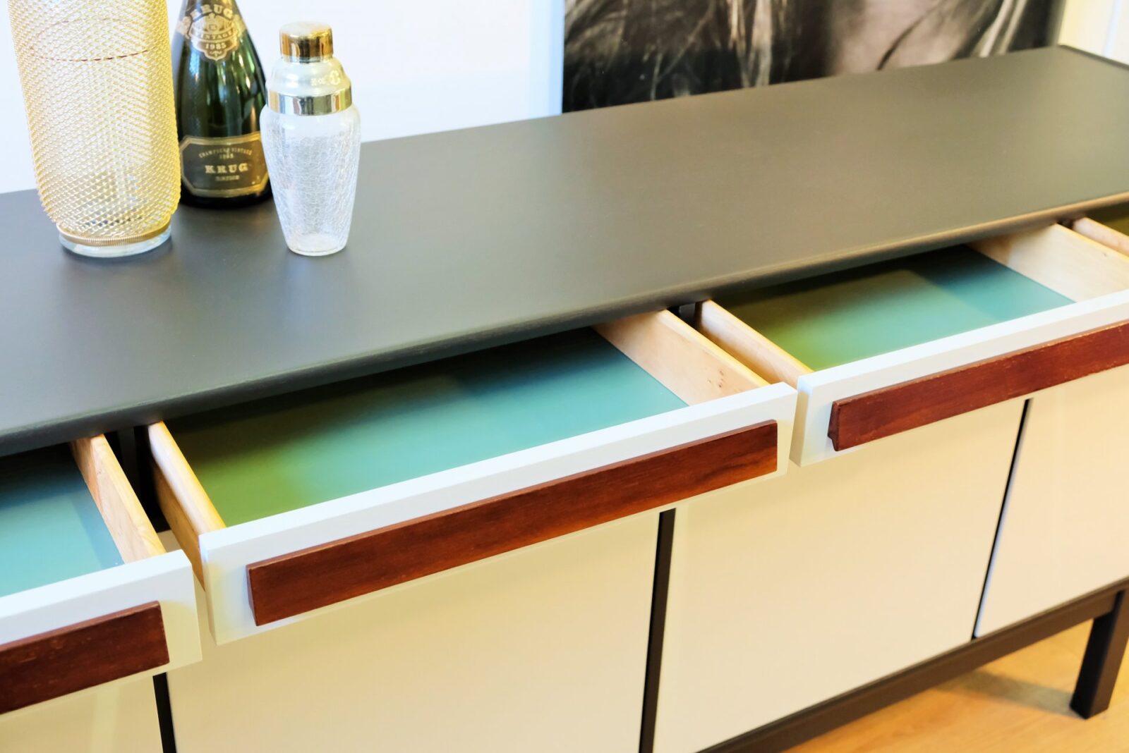 sideboard-599.3_f Sålt - Sideboard - Mint Condition - Liknande kan beställas