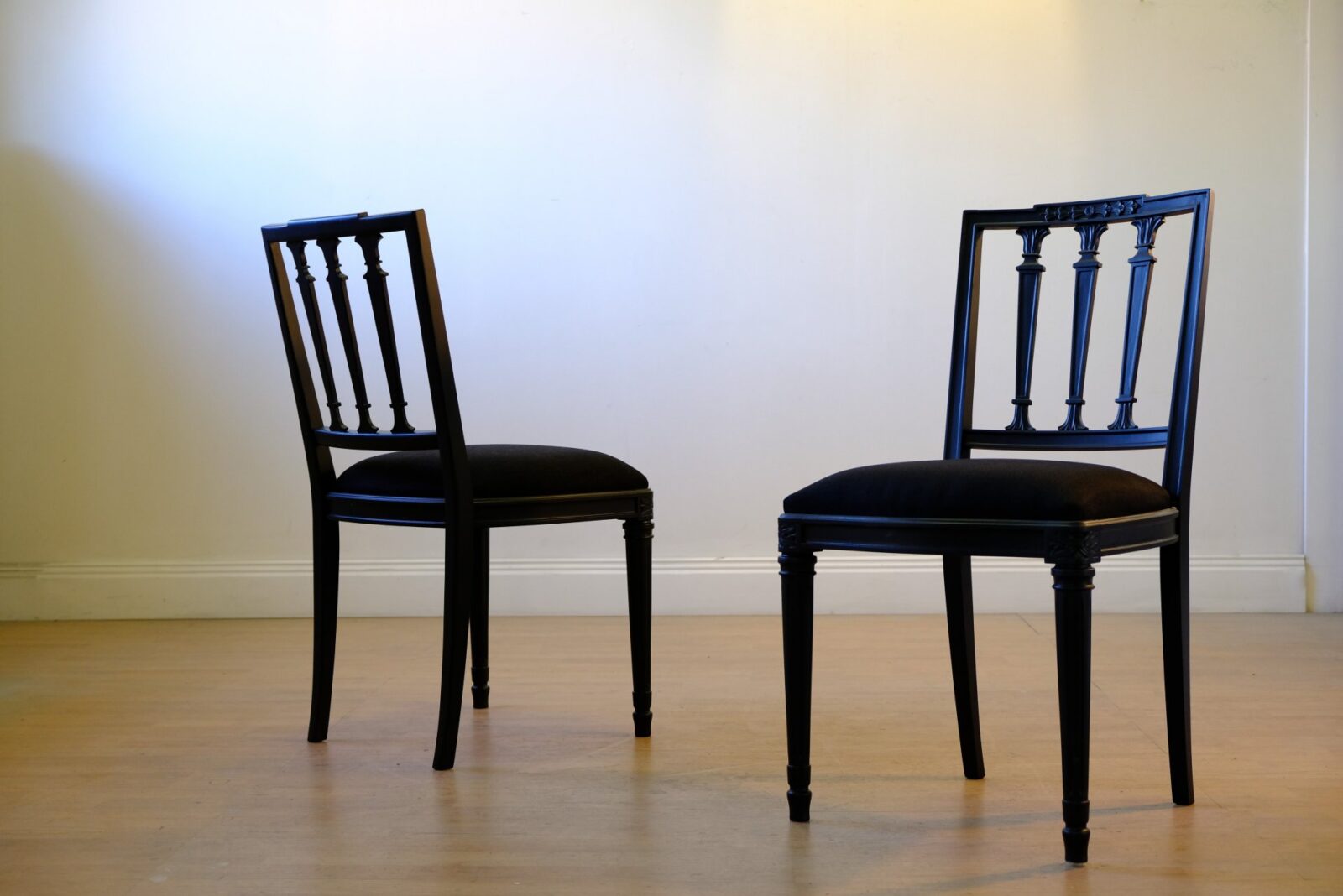 Sålt - Gustavianska Stolar - Liknande kan beställas