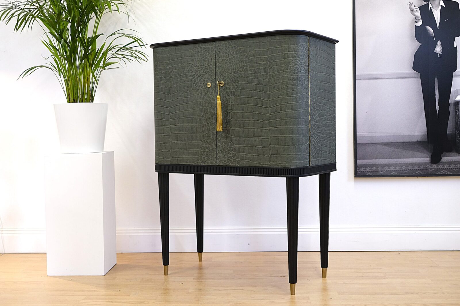 _DSF8820 Barskåp Swedish Grace - Crocco Grön - Till Salu