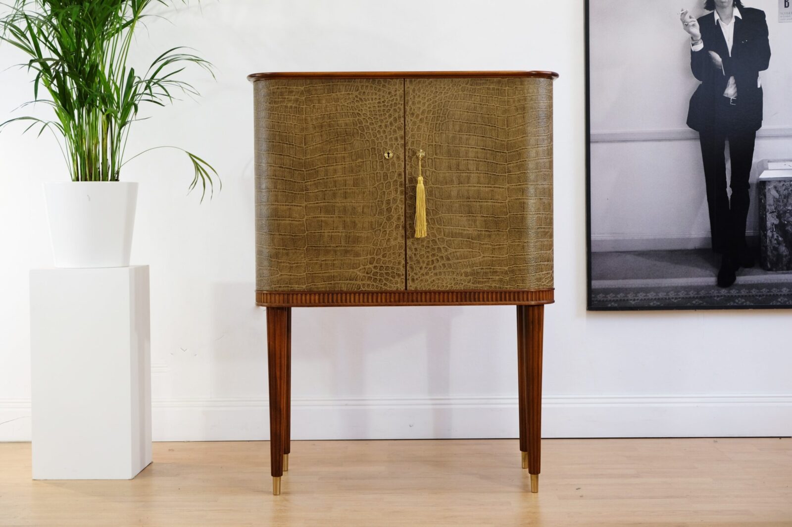_DSF8873 Barskåp Swedish Grace – Crocco Brun - Till Salu