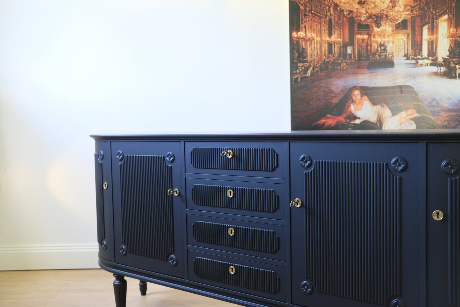 Gustavianskt  Sideboard  - Likadant kan beställas